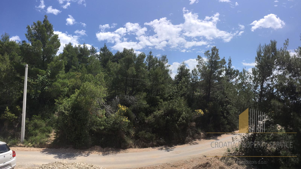Attraktives Grundstück mit Meerblick in der Umgebung von Split!
