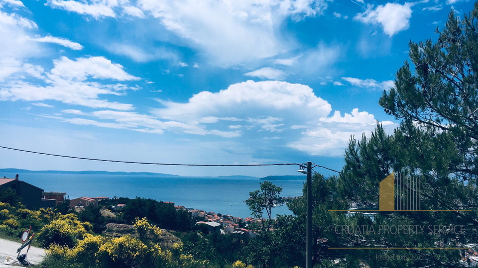 Attraktives Grundstück mit Meerblick in der Umgebung von Split!