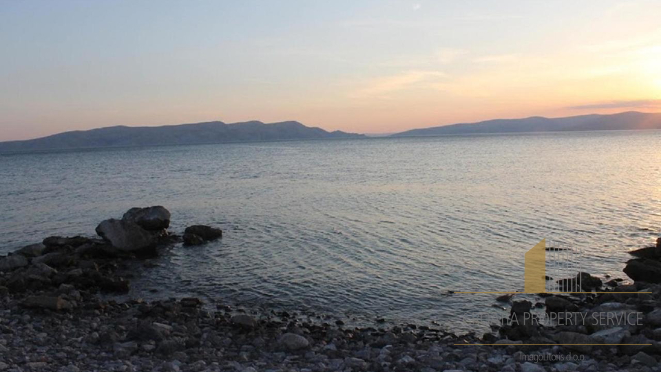 Očarljiva apartmajska hiša v prvi vrsti ob morju v bližini Senja!