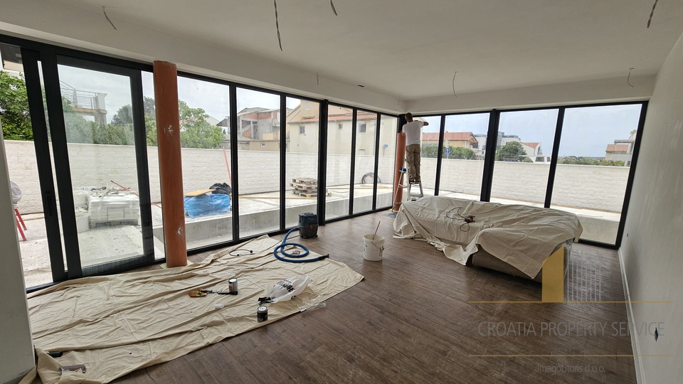 Moderne Villa mit Pool 90 m vom Meer entfernt in der Nähe von Zadar!