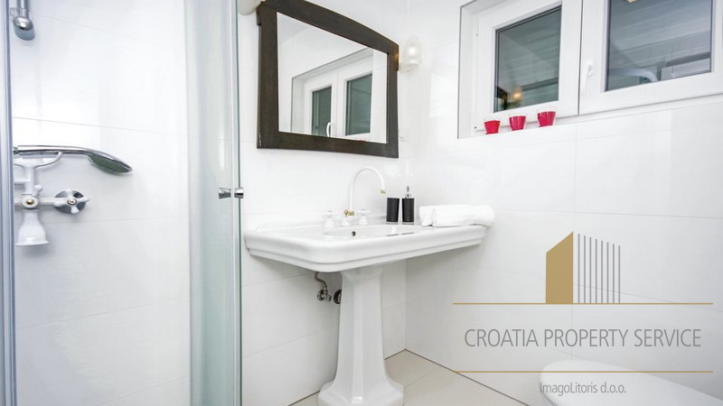 Prekrasna kuća s otvorenim pogledom na more - Brela!