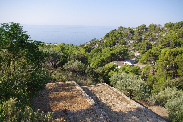 Građevinsko zemljište s otvorenim pogledom na more - Krvavica!