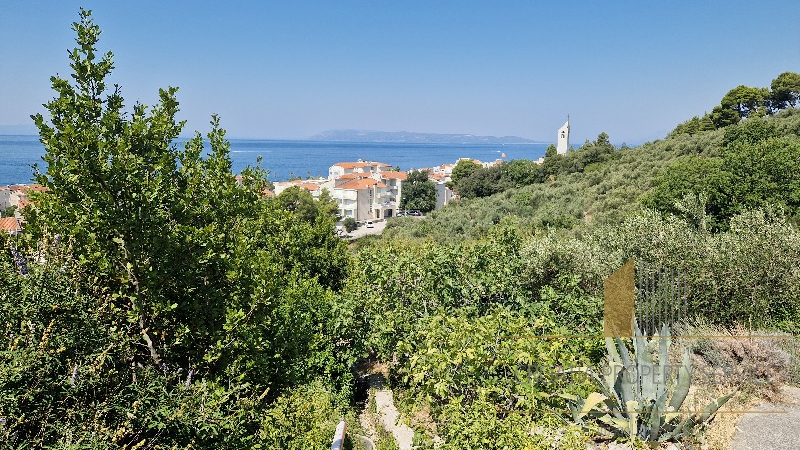 Terreno attraente con vista mare - Tučepi!