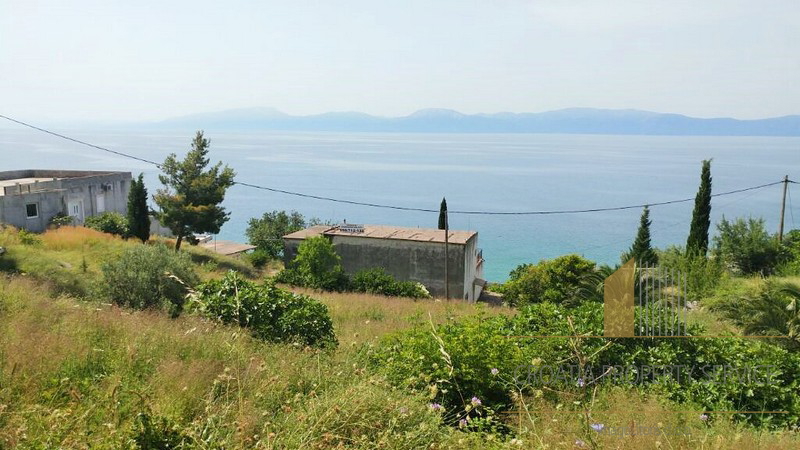 Građevinsko zemljište uz plažu - Makarska Rivijera!
