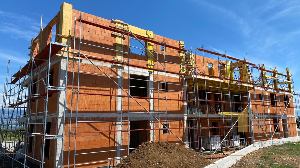 Luxuswohnung mit Garten und Meerblick in einem modernen Neubau - Nin!