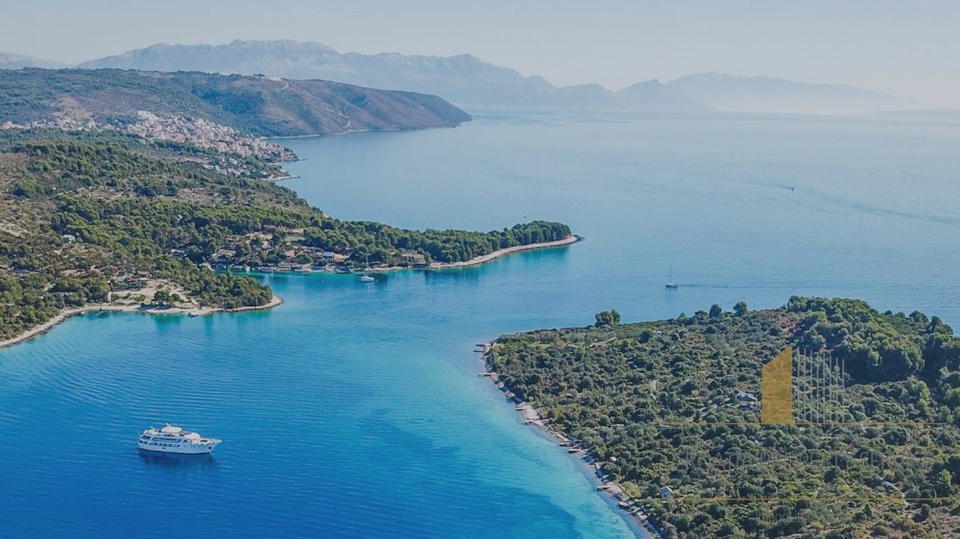 Building land 5000 m2 with a project for 8 luxury buildings in Čiovo!
