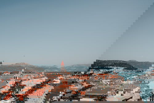 Gradbeno zemljišče 10.000 m2 s pogledom na morje na Čiovu!