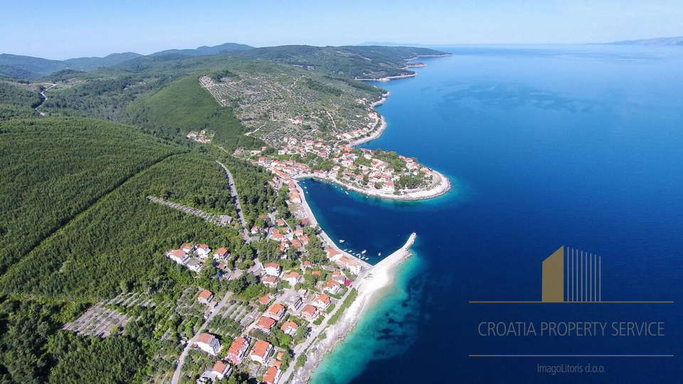 Привлекательный строительный участок с видом на море на острове Корчула!