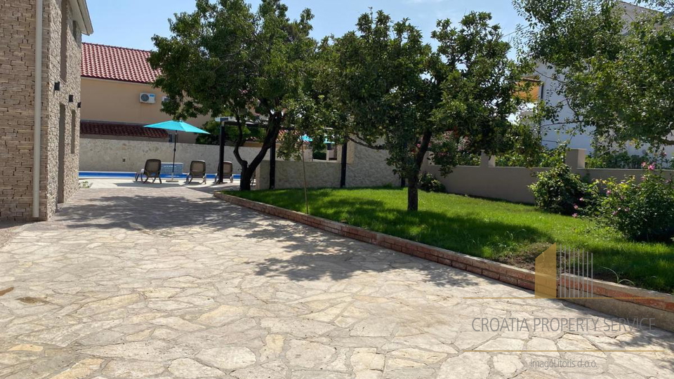 Красивая вилла в отличном месте в 150 м от моря - остров Вир!