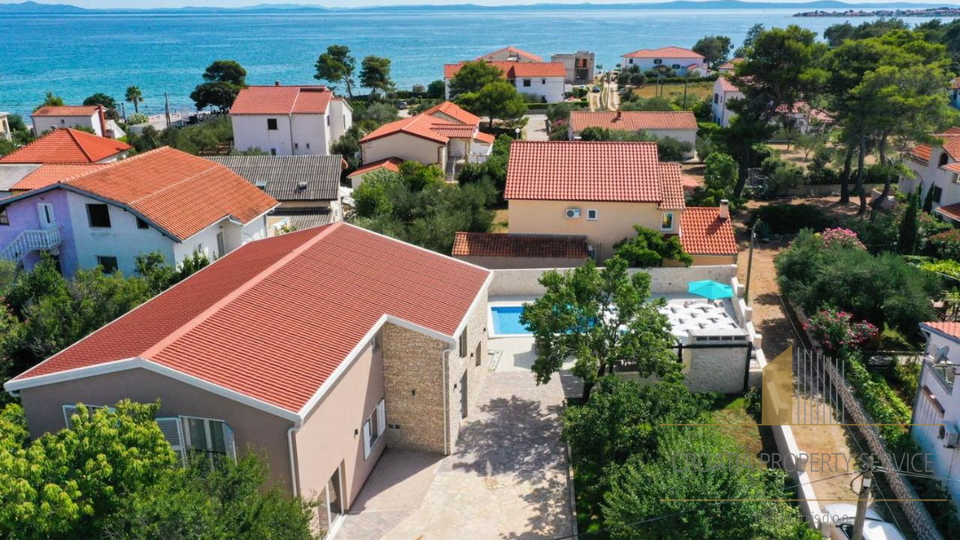 Красивая вилла в отличном месте в 150 м от моря - остров Вир!