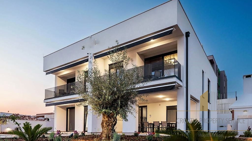 Neue moderne Apartmentvilla mit Meerblick - Sv. Filip Jakov!