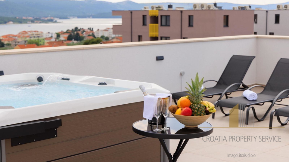 Neue moderne Apartmentvilla mit Meerblick - Sv. Filip Jakov!