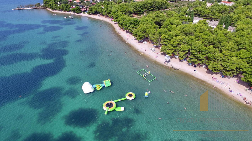 Spazioso condominio a 200 m dal mare e dalla spiaggia - Pirovac!