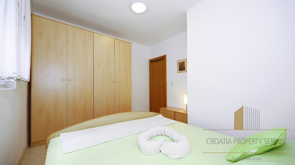 Spazioso condominio a 200 m dal mare e dalla spiaggia - Pirovac!