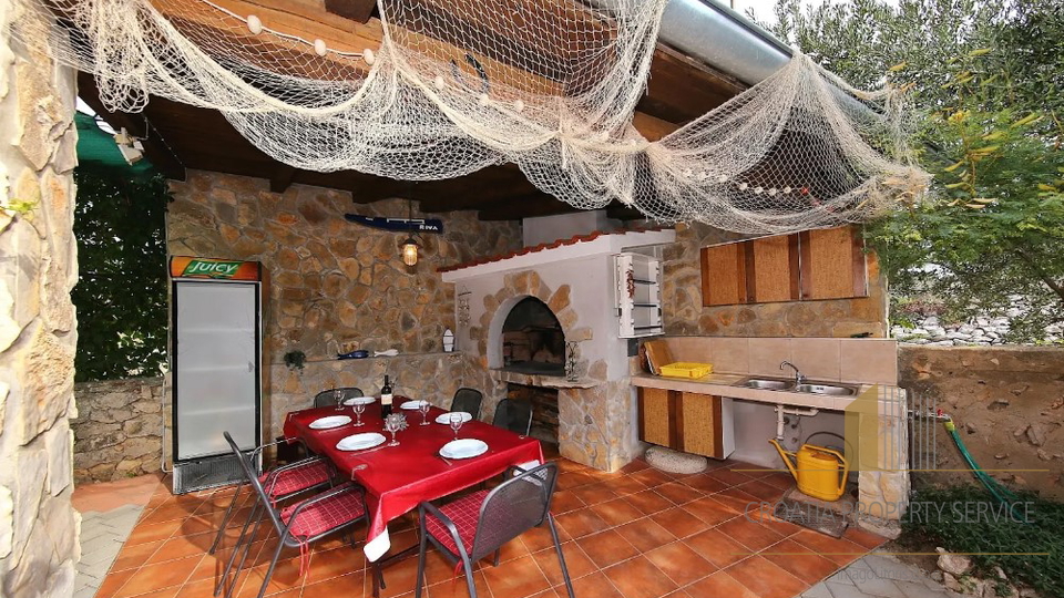 Spazioso condominio a 200 m dal mare e dalla spiaggia - Pirovac!