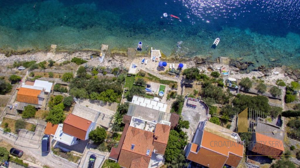 Wunderschöne Apartmentvilla in erster Meereslinie auf der Insel Korčula!