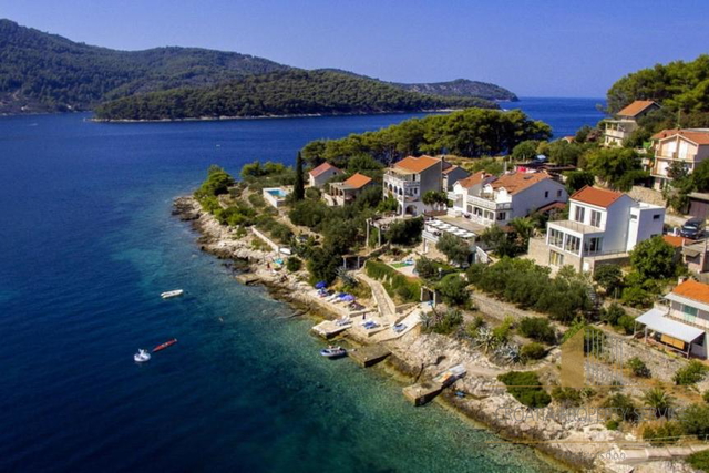 Wunderschöne Apartmentvilla in erster Meereslinie auf der Insel Korčula!