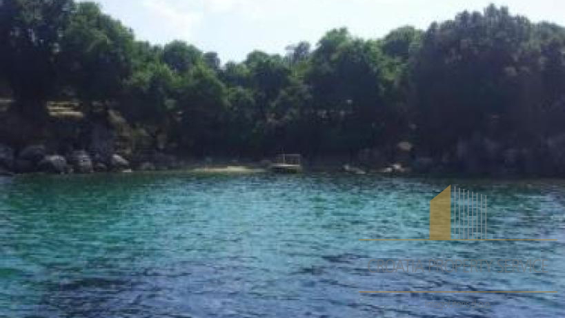 Edinstven otok le 500 m od najbližje kopenske pristanišča v okolici Dubrovnika!