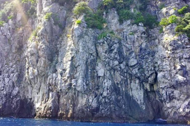 Jedinstveni otok samo 500 m od najbliže kopnene luke u okolici Dubrovnika!