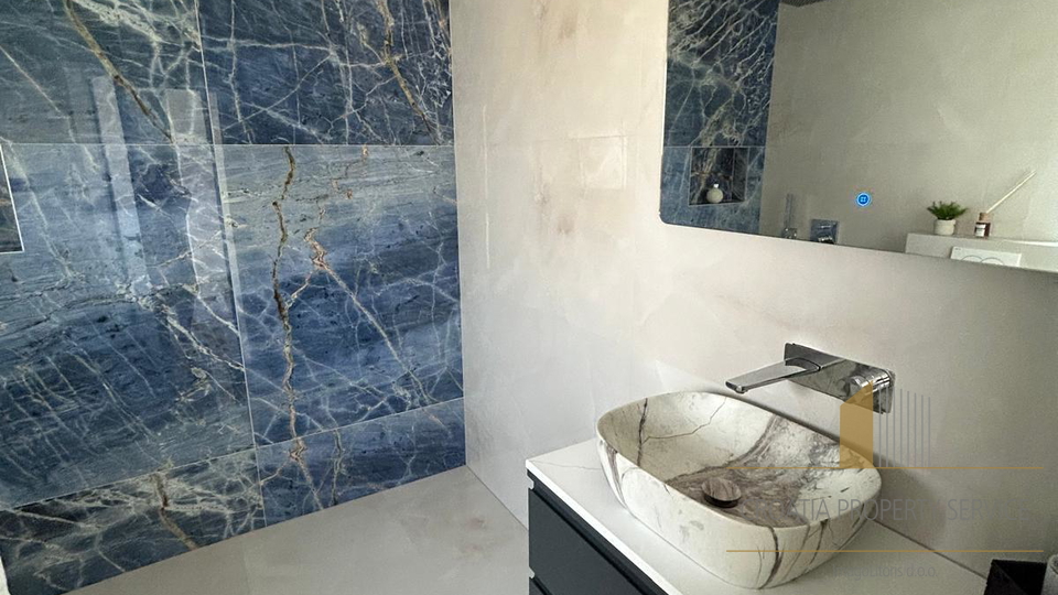 Modern elegant villa with sea view near Zadar!