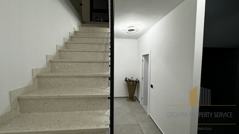 Modern elegant villa with sea view near Zadar!