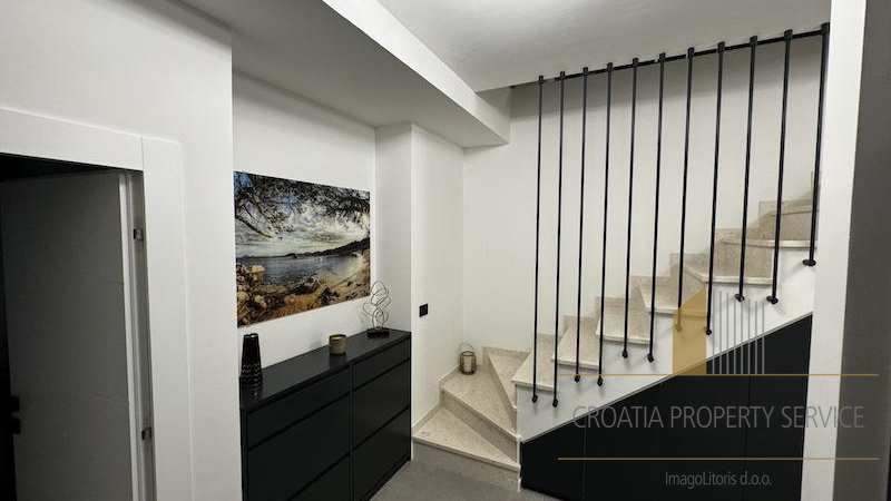 Modern elegant villa with sea view near Zadar!