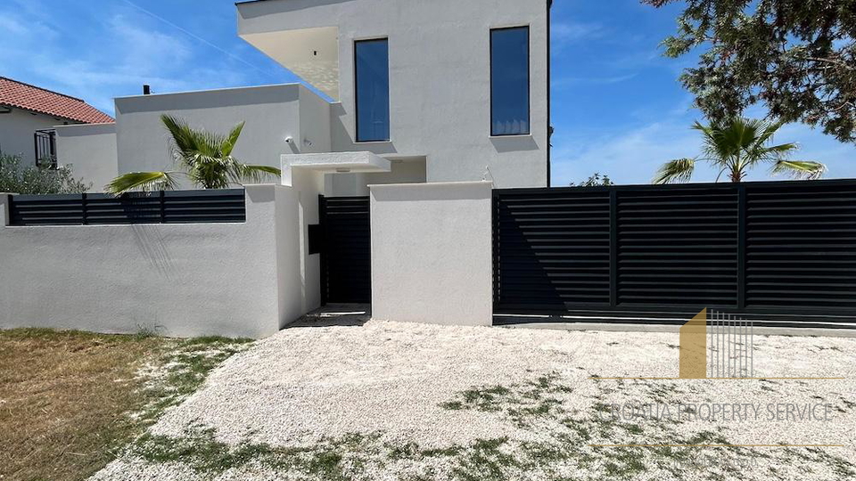 Modern elegant villa with sea view near Zadar!