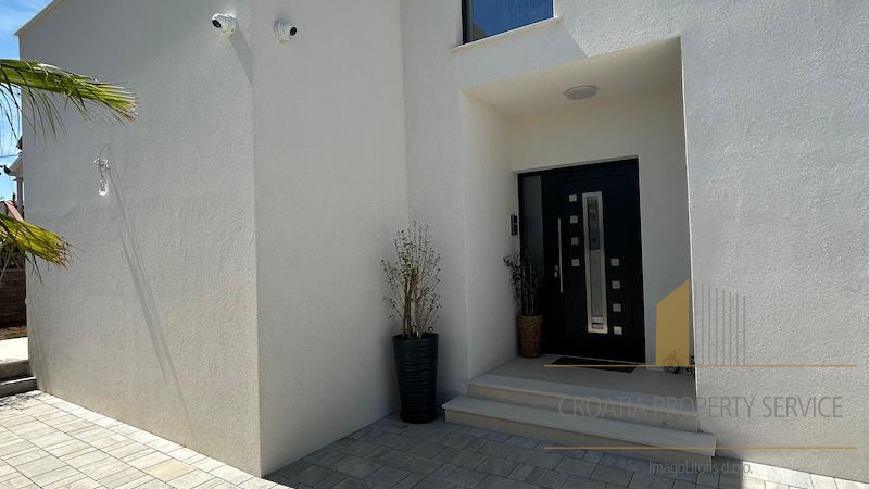 Modern elegant villa with sea view near Zadar!