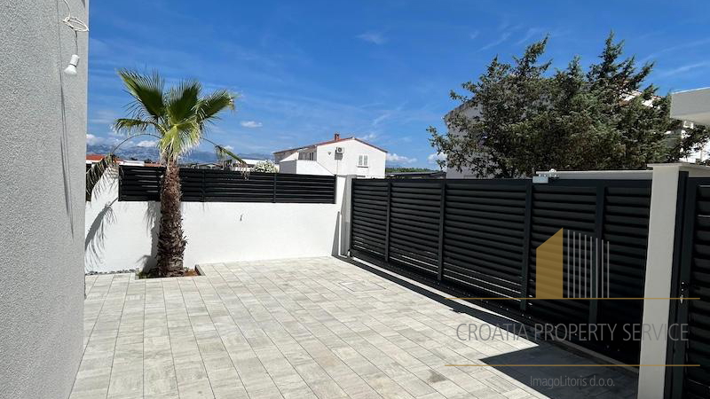 Modern elegant villa with sea view near Zadar!