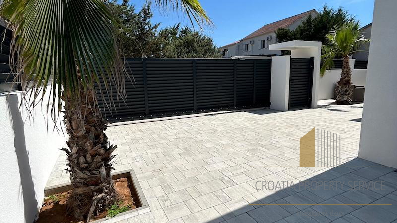 Modern elegant villa with sea view near Zadar!