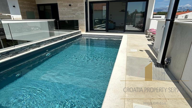 Modern elegant villa with sea view near Zadar!