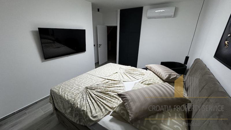 Modern elegant villa with sea view near Zadar!