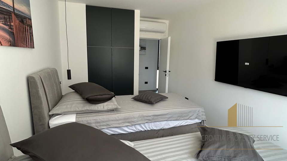 Modern elegant villa with sea view near Zadar!