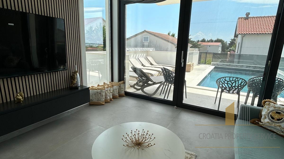 Modern elegant villa with sea view near Zadar!
