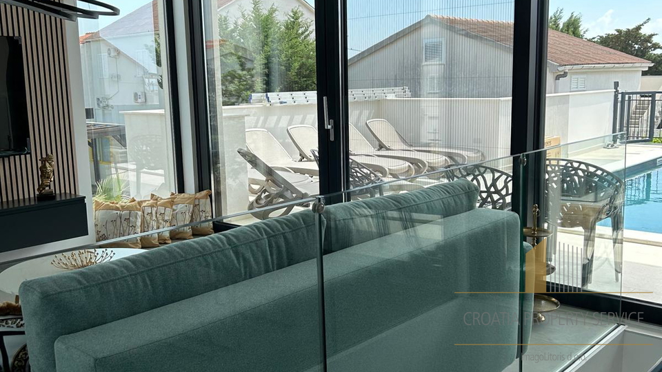 Modern elegant villa with sea view near Zadar!