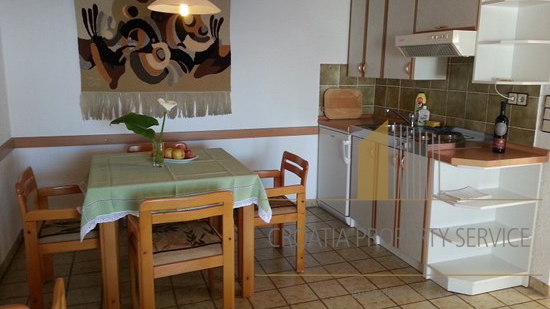 Čudovita apartmajska vila  ob morju v Primoštenu!