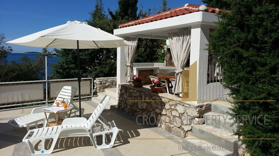 Čudovita apartmajska vila  ob morju v Primoštenu!
