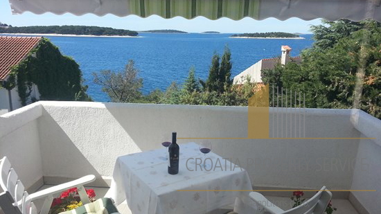 Čudovita apartmajska vila  ob morju v Primoštenu!