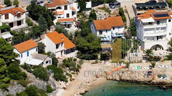 Čudovita apartmajska vila  ob morju v Primoštenu!
