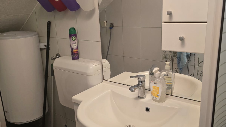 Exklusives Angebot&excl; Charmantes Steinhaus am Meer in der Umgebung von Split&excl;