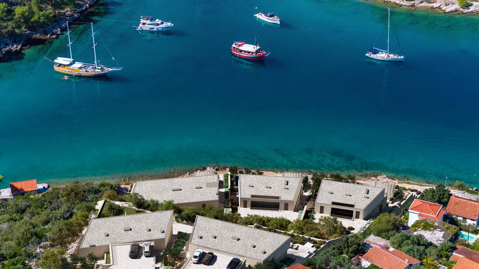 Complex of 7 luxury villas in an exclusive location&comma; first row by the sea - island &Scaron;olta&excl;