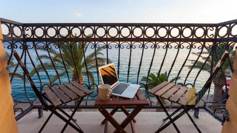 Exklusive Steinvilla in erster Meereslinie an der Makarska Riviera!