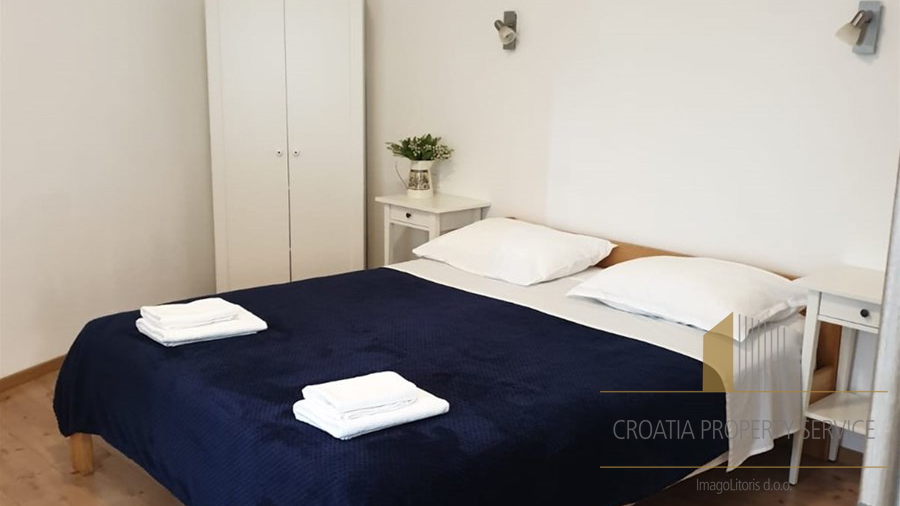 Čudovita hiša z uveljavljenim poslom oddajanja v središču Splita!