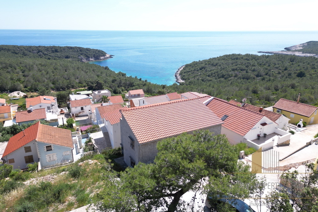 Apartma na odlični lokaciji s pogledom na morje na otoku Vis!
