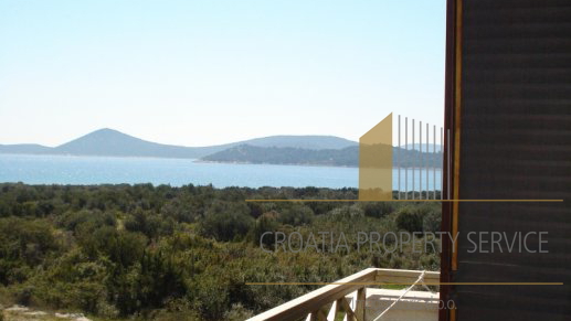 APARTMENT HOUSE WITH BIG LAND PLOT AND PANORAMIC SEA VIEW, TRIBUNJ!