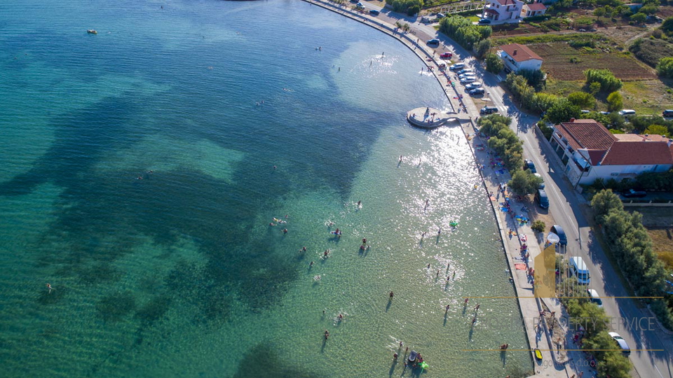 Gradbeno zemljišče z idejno zasnovo 100 m od morja na otoku Pašman!