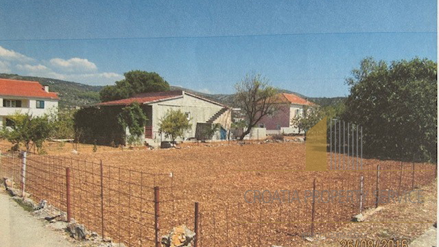 Baugrundstück 150 m vom Meer entfernt in Vinišće!