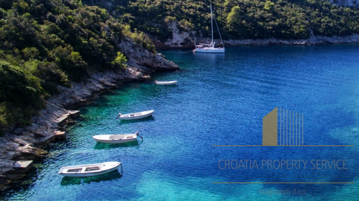 Kompleks od 7 luksuznih vila na ekskluzivnoj lokaciji prvi red uz more - otok Šolta!