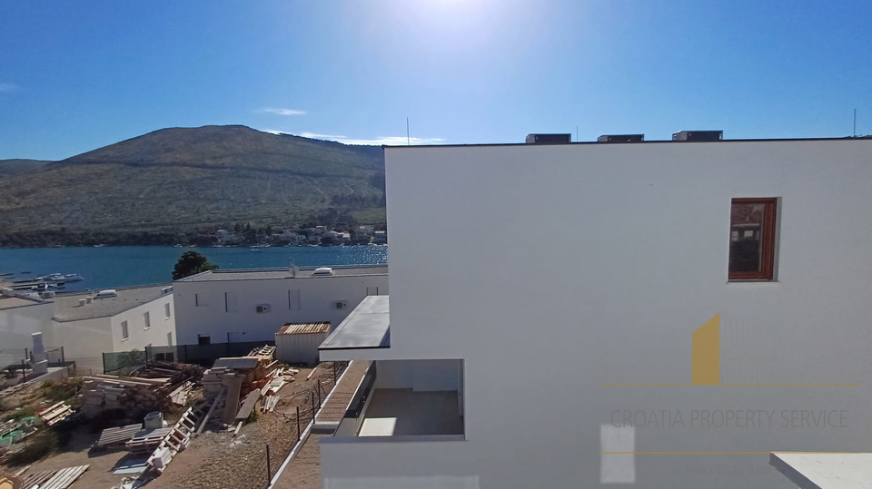 Penthouse mit Meerblick in einem modernen Neubau in der Nähe des Strandes - Grebaštica!