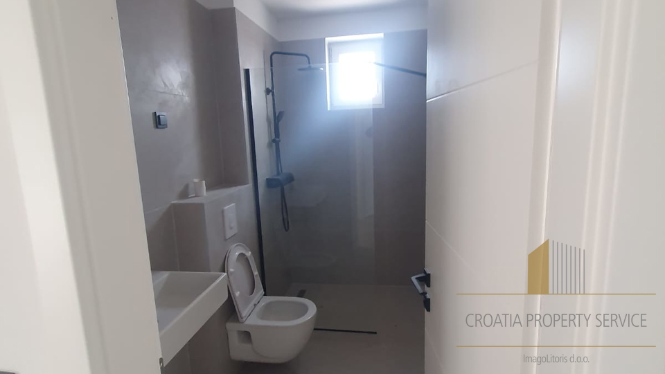 Dvosobno stanovanje v sodobni novogradnji v bližini plaže - Grebaštica!